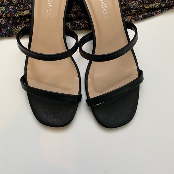 Black vegan leather slide strappy low heel sandals - Picture 2 of 4